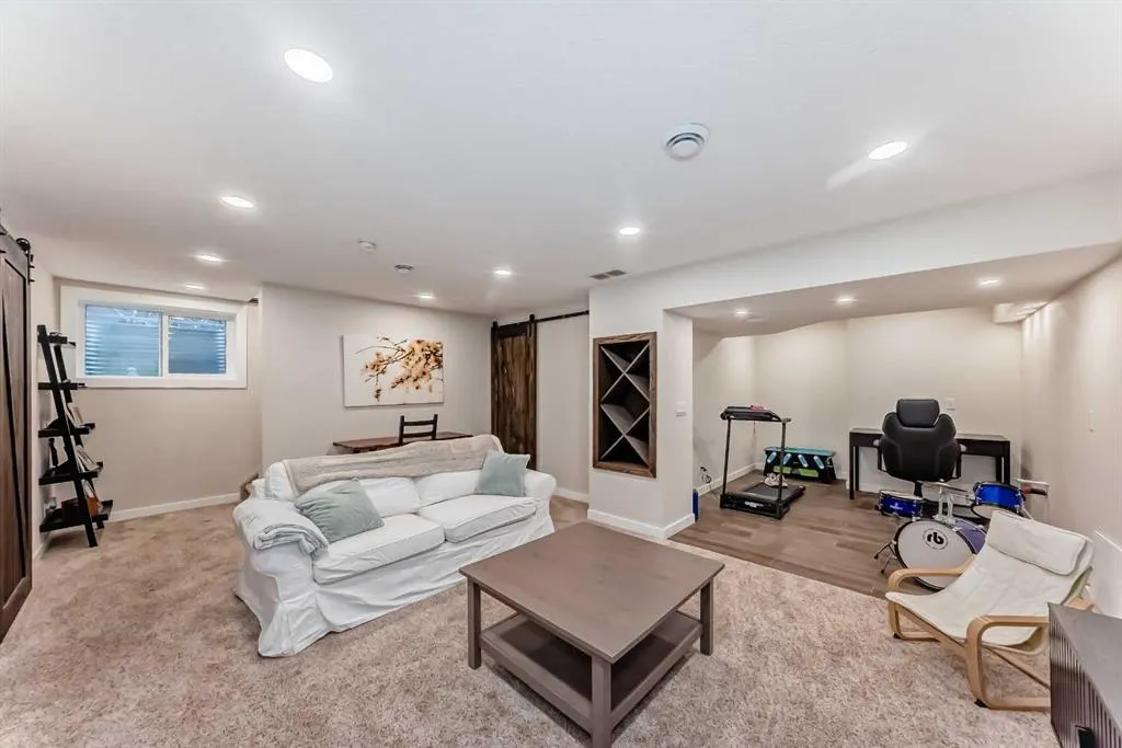 60 Sage Berry Road NW