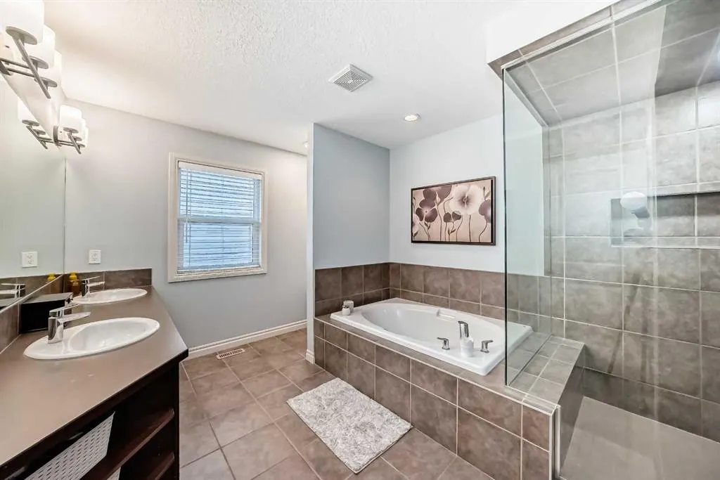 60 Sage Berry Road NW