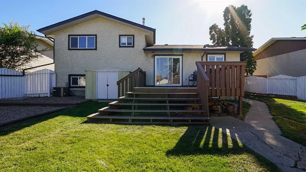 134 Shields Crescent SE
