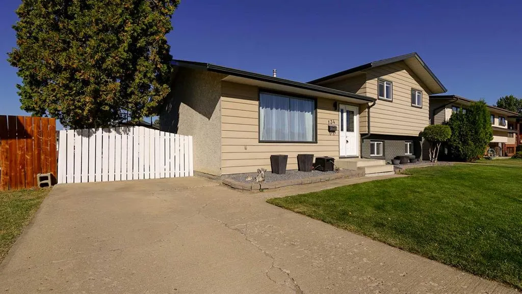 134 Shields Crescent SE