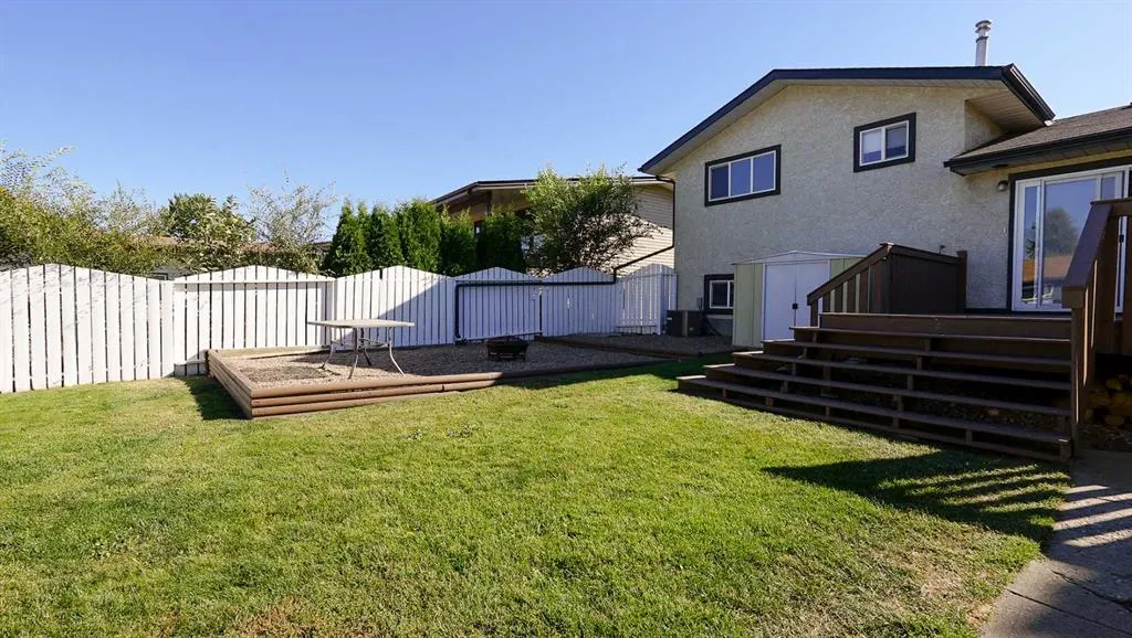 134 Shields Crescent SE