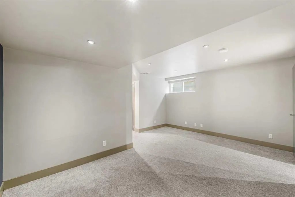2421 29 Street SW, #3