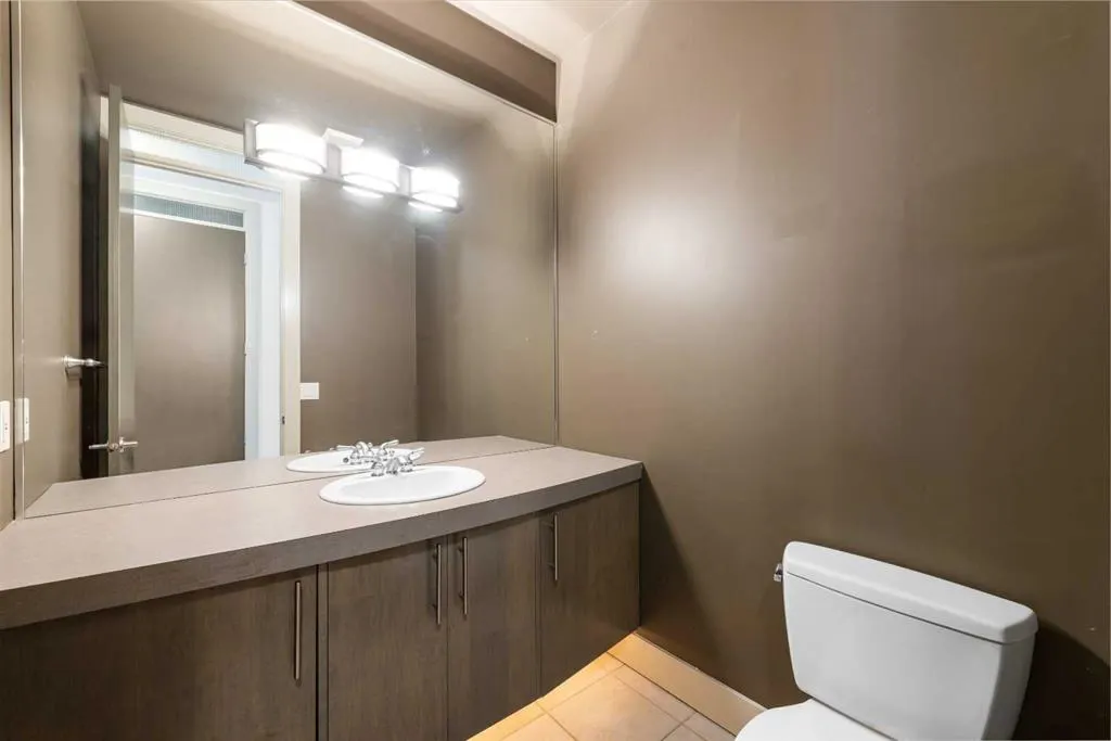 2421 29 Street SW, #3