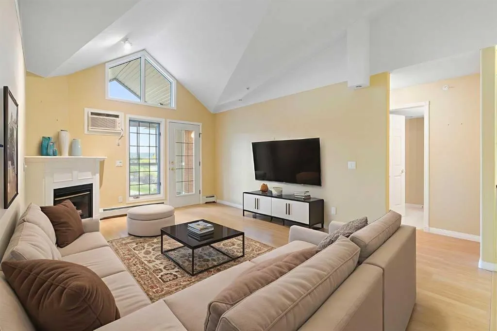 6868 Sierra Morena Boulevard SW, #326