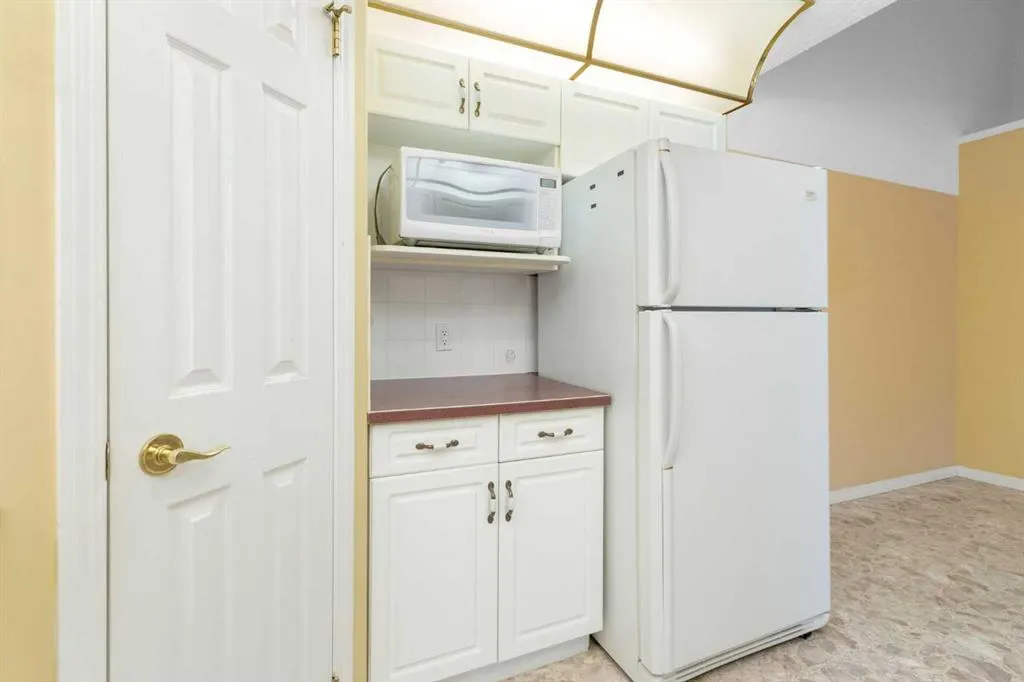 6868 Sierra Morena Boulevard SW, #326
