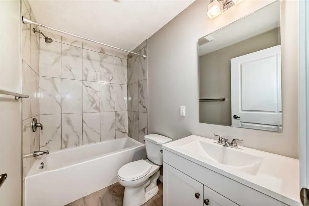 75 Evanscrest Common NW, #106