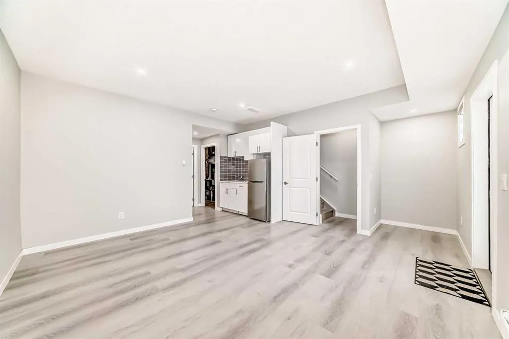 75 Evanscrest Common NW, #106