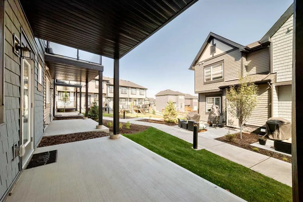 75 Evanscrest Common NW, #106