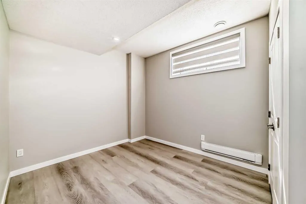 75 Evanscrest Common NW, #106