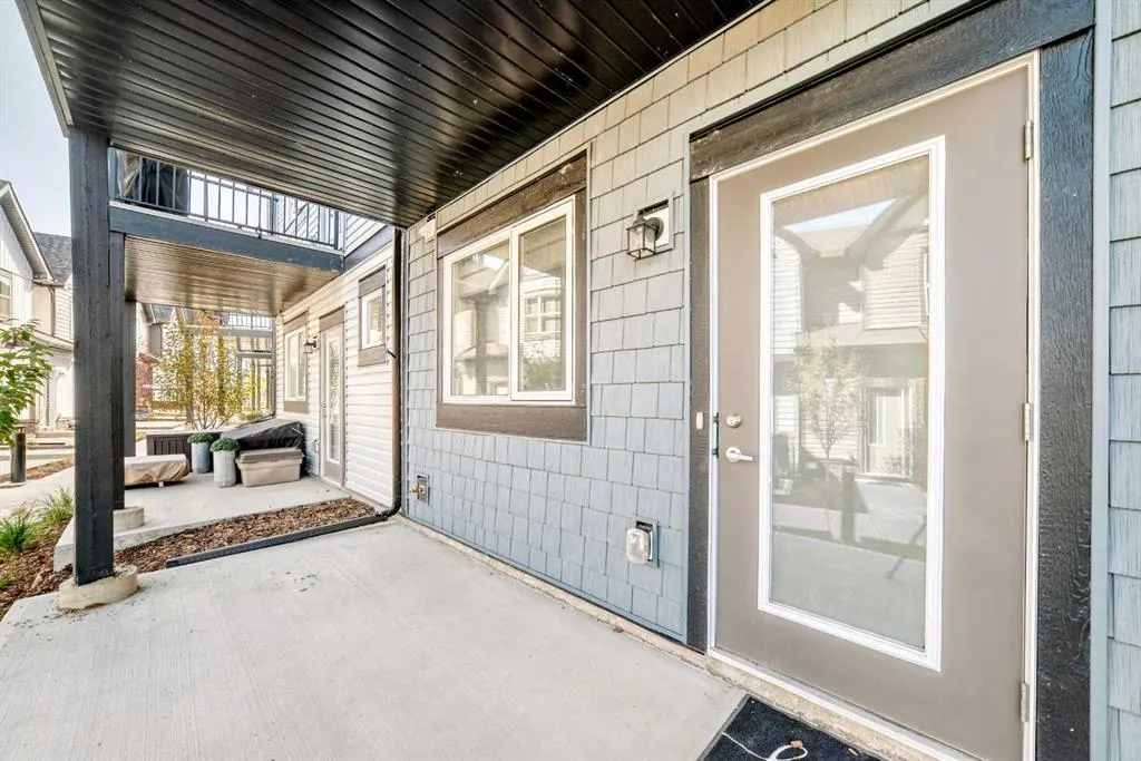 75 Evanscrest Common NW, #106