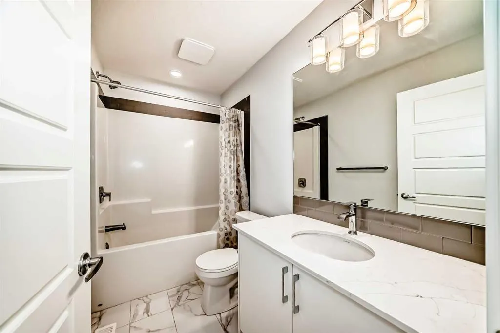 75 Evanscrest Common NW, #106