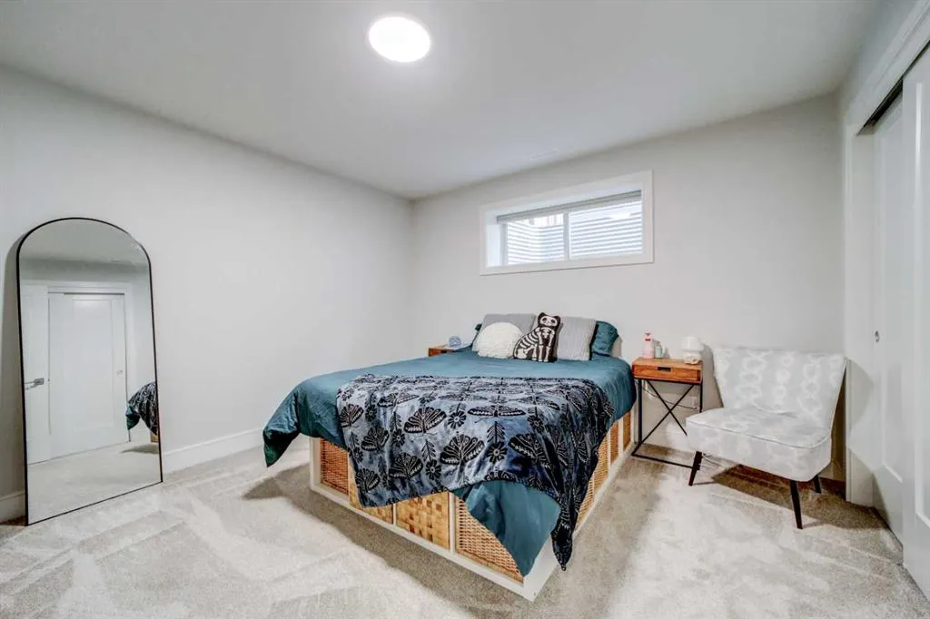 127 Goldenrod Road W