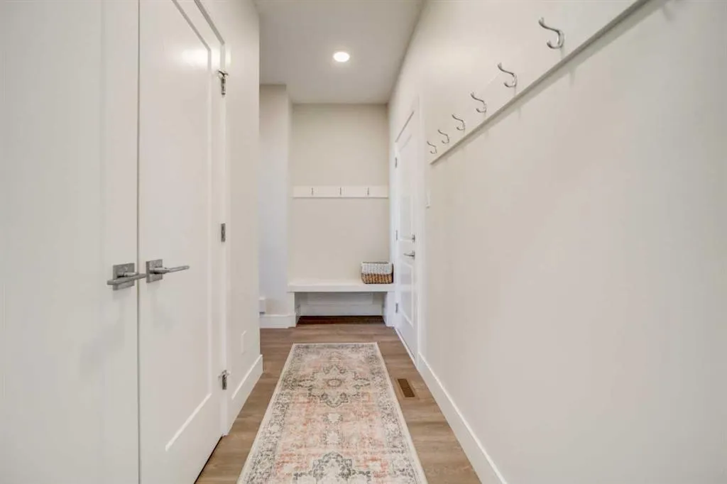 127 Goldenrod Road W