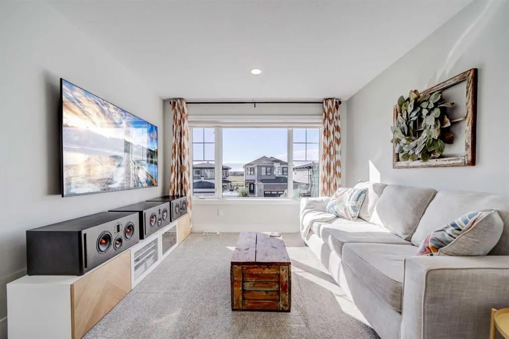 127 Goldenrod Road W