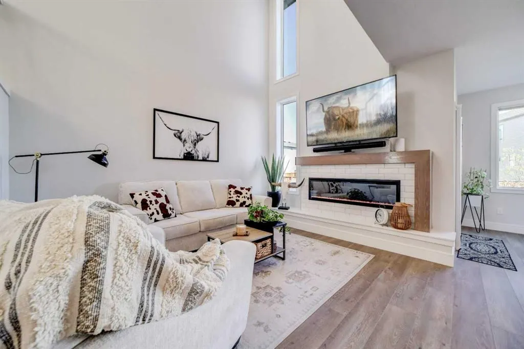 127 Goldenrod Road W