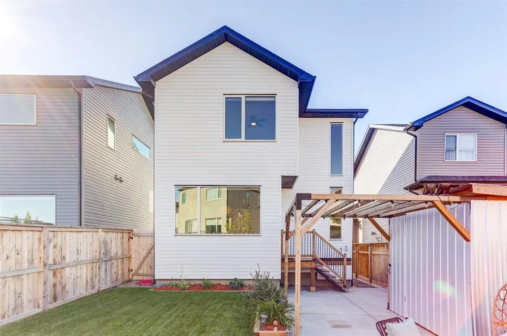 127 Goldenrod Road W