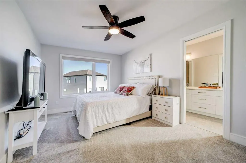 127 Goldenrod Road W