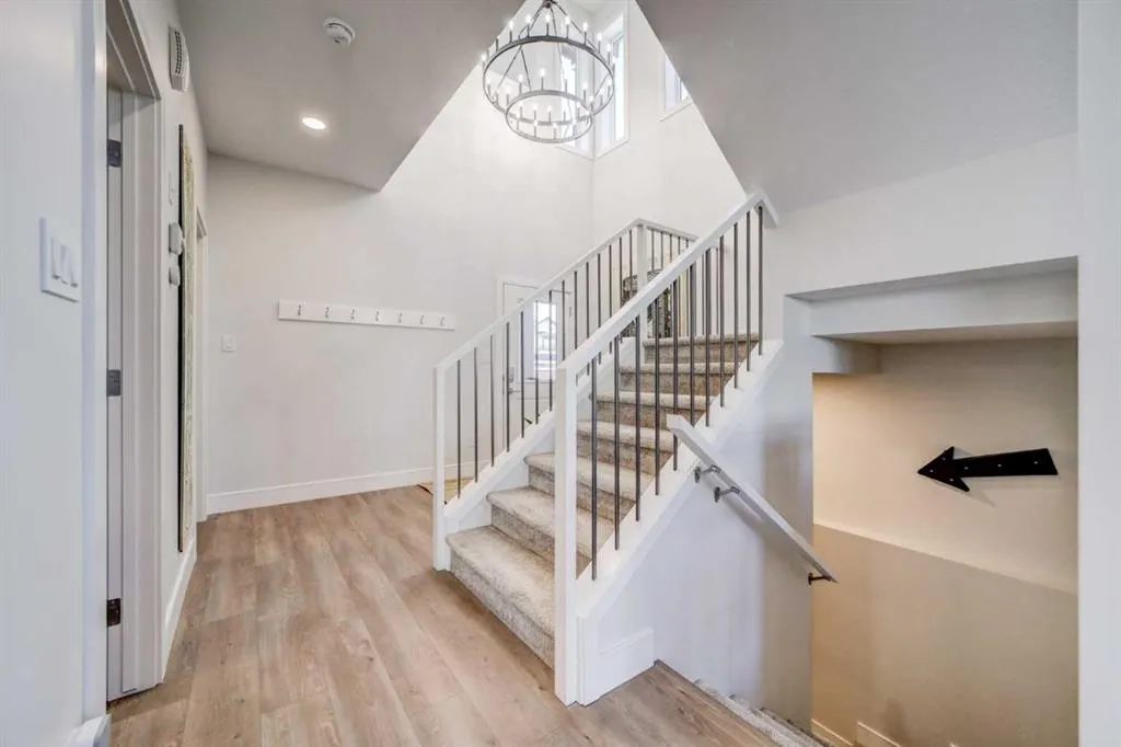127 Goldenrod Road W