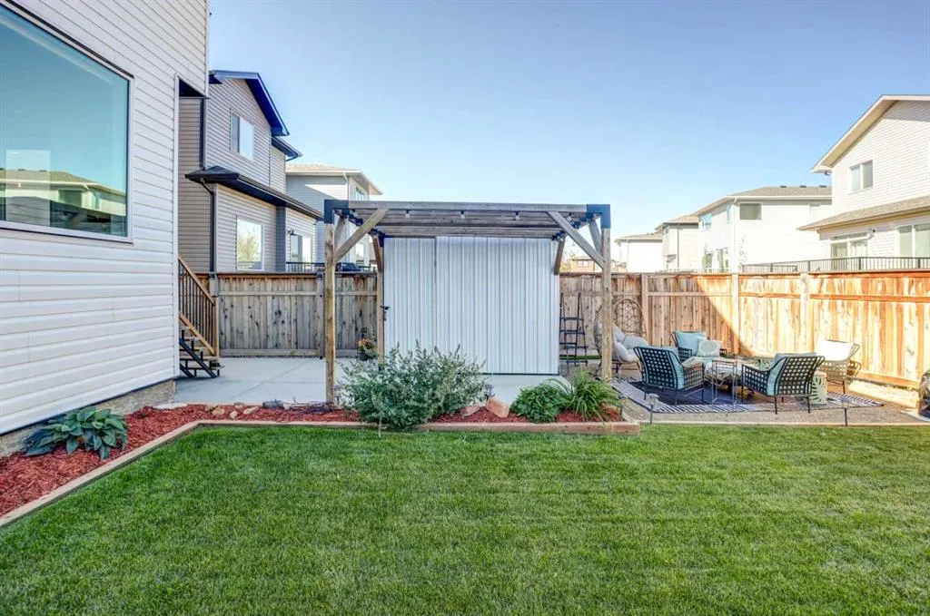 127 Goldenrod Road W