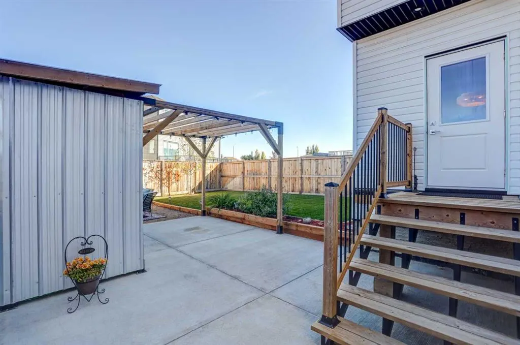 127 Goldenrod Road W