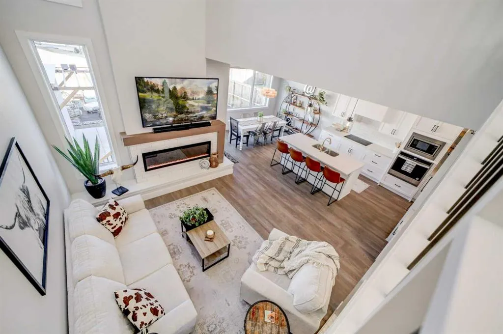 127 Goldenrod Road W