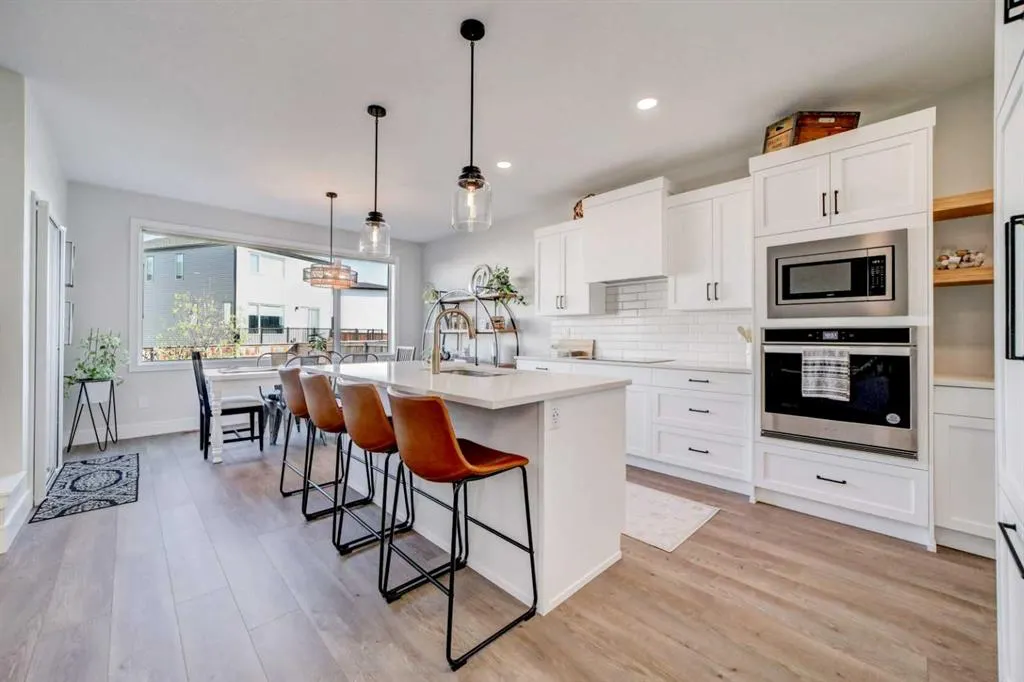 127 Goldenrod Road W