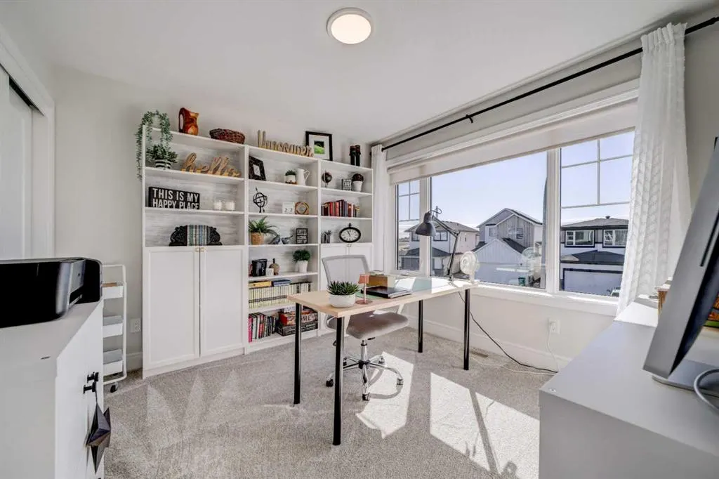 127 Goldenrod Road W