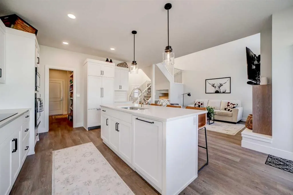127 Goldenrod Road W