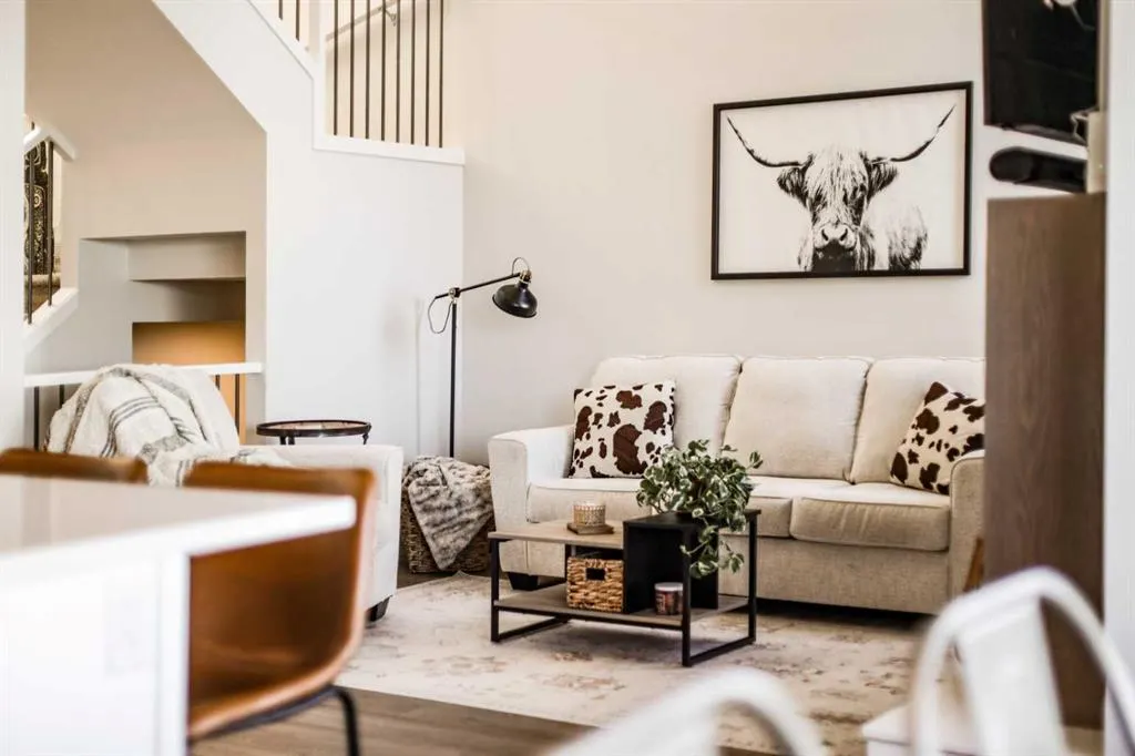 127 Goldenrod Road W