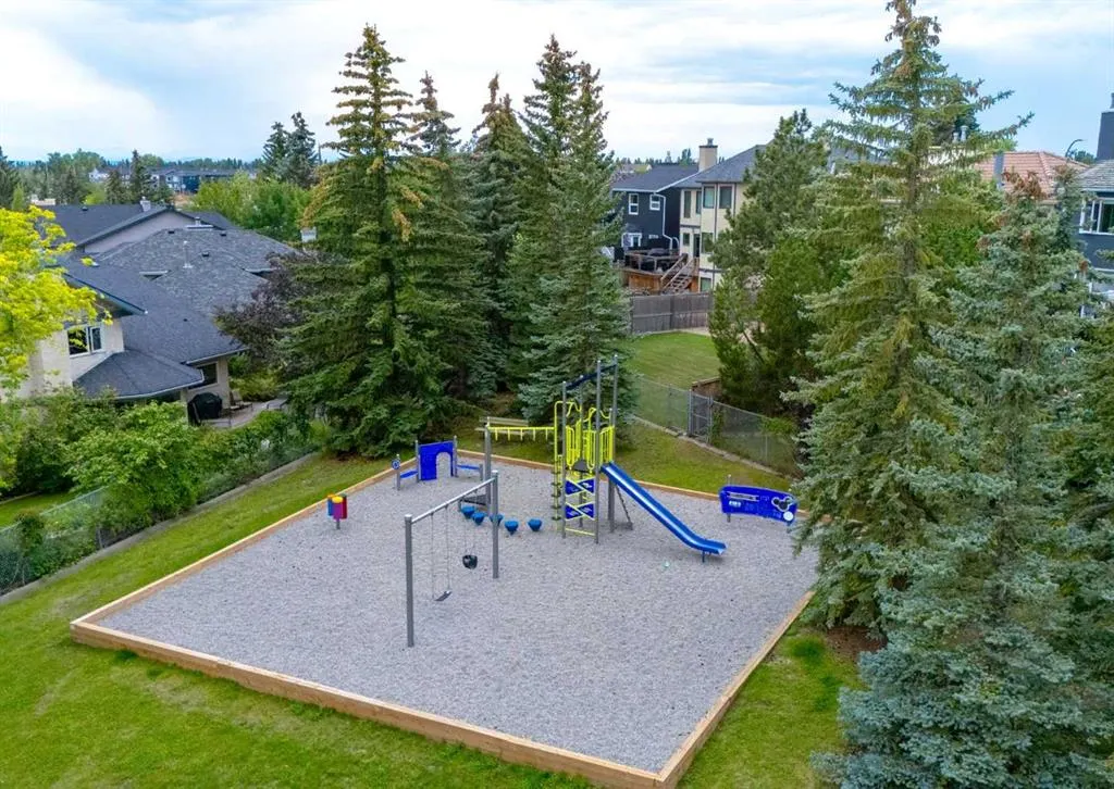 187 Strathaven Circle SW