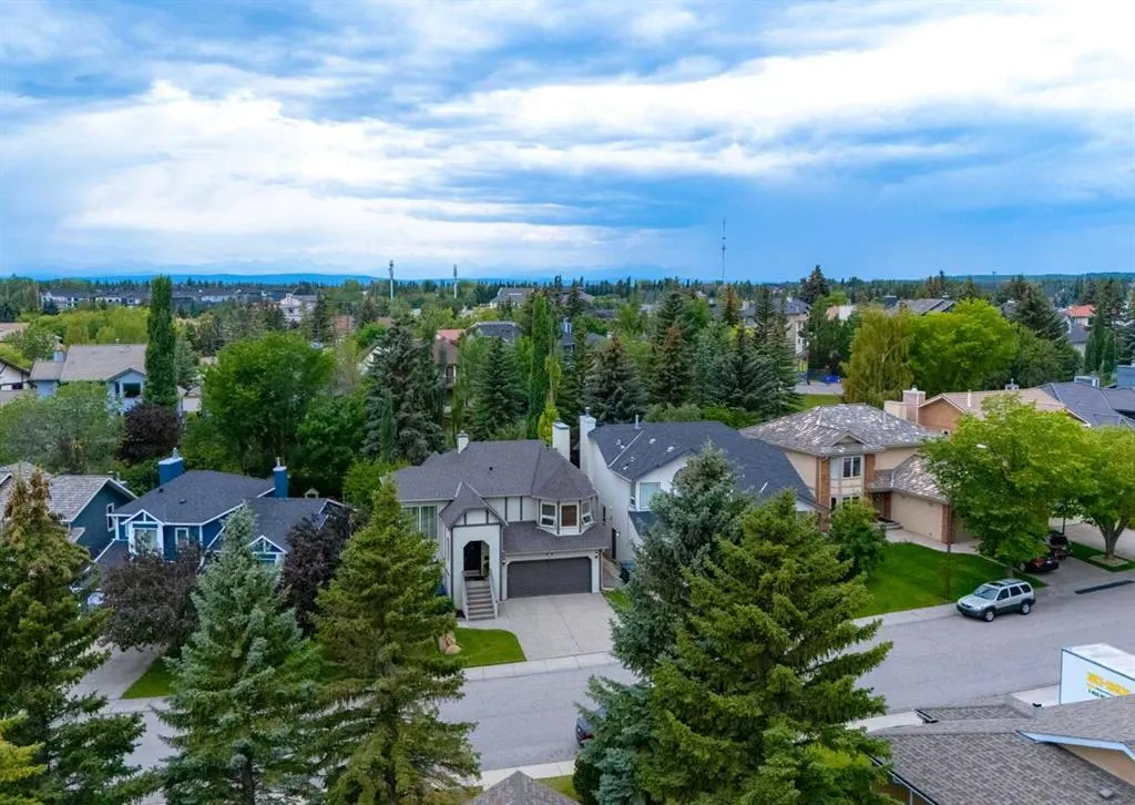 187 Strathaven Circle SW