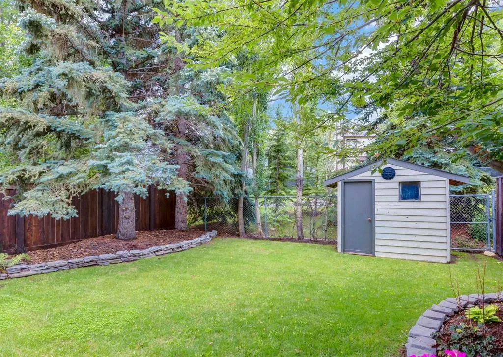 187 Strathaven Circle SW