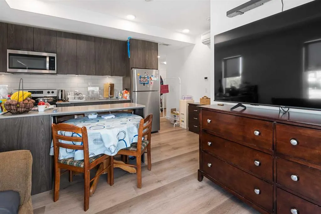 455 1 Avenue NE, #401