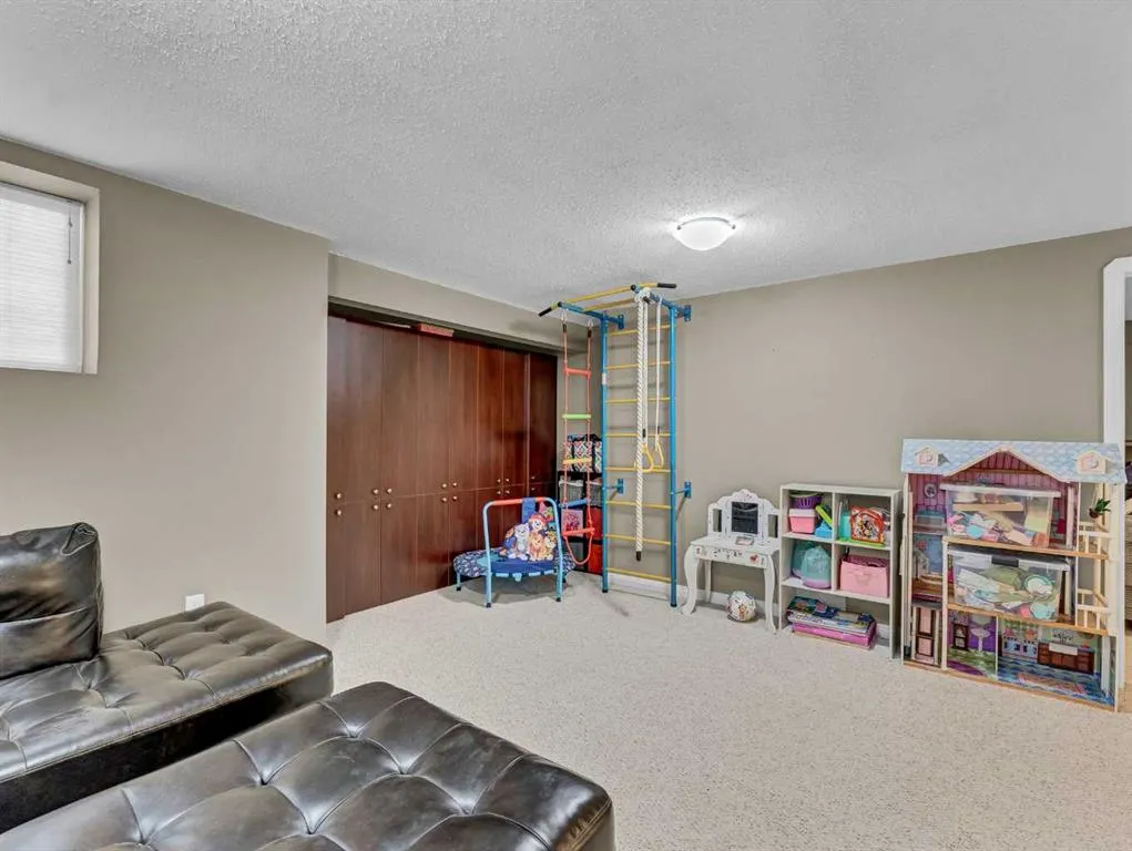 175 Sundance Road SW