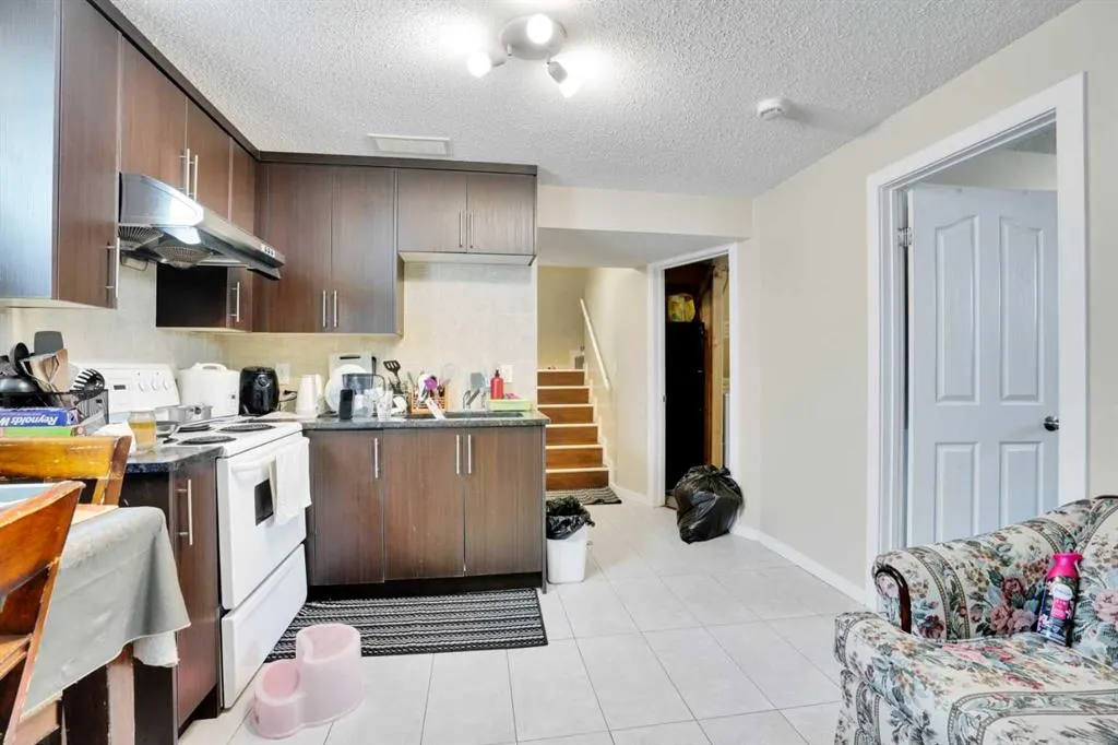 228 Covehaven Terrace NE