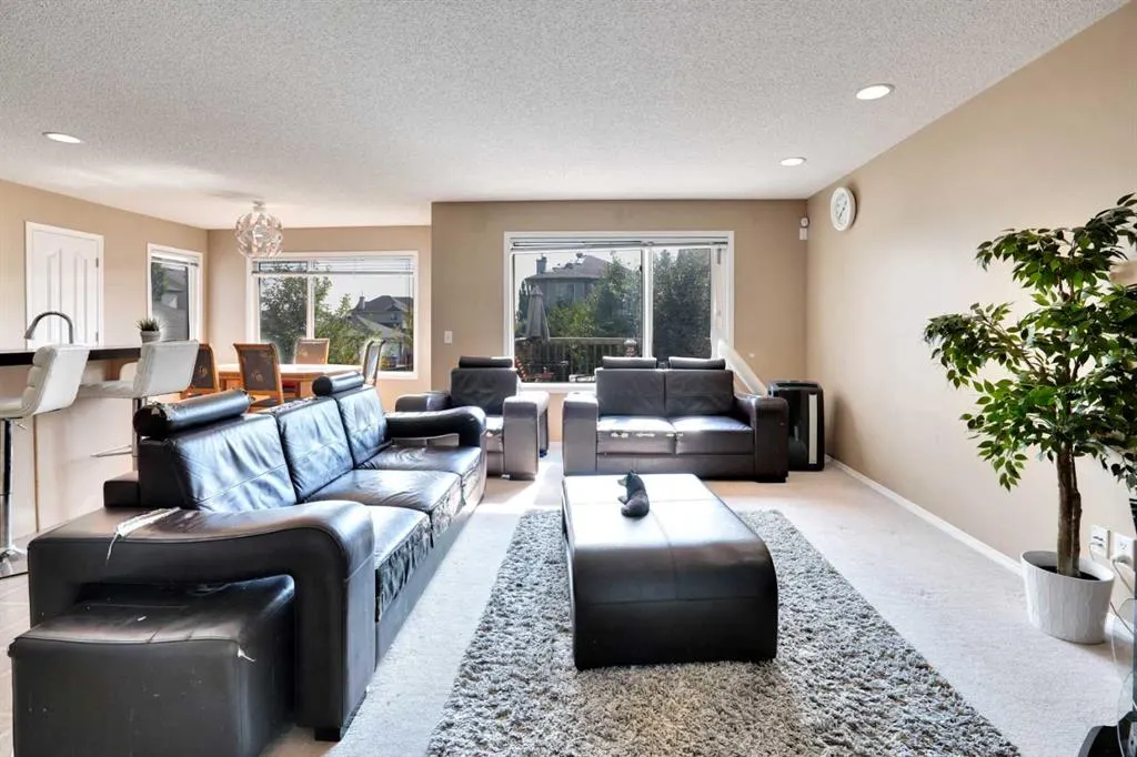 228 Covehaven Terrace NE