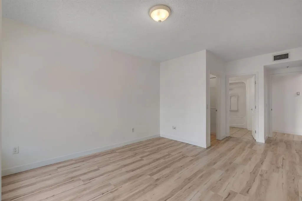 114 15 Avenue SW, #606
