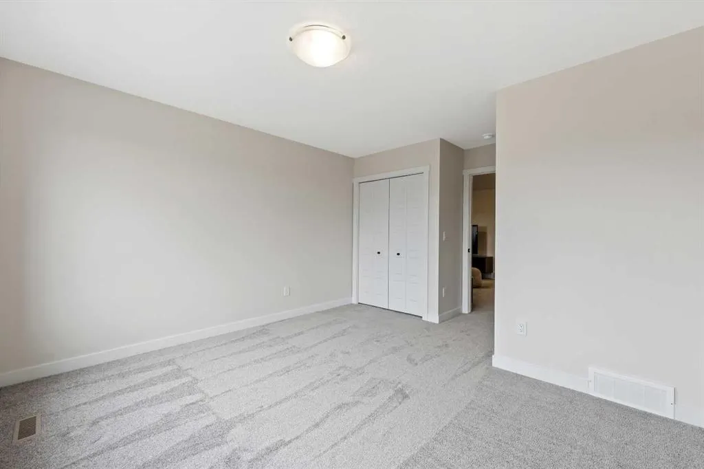 43 Versant View SW