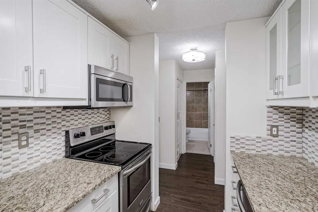 130 25 Avenue SW, #208