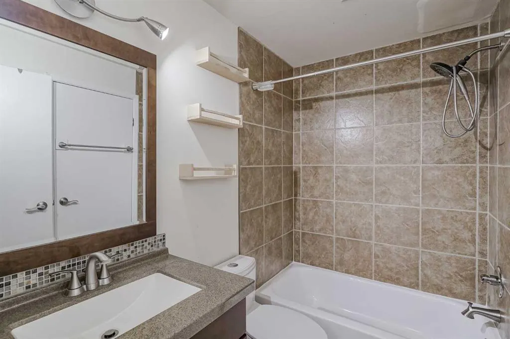 130 25 Avenue SW, #208