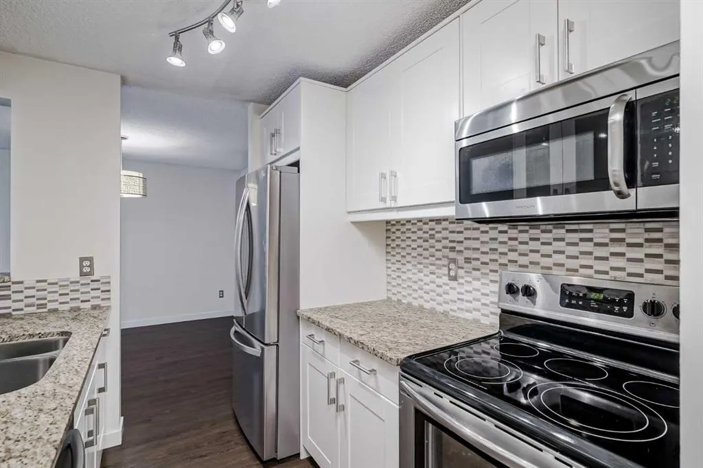 130 25 Avenue SW, #208