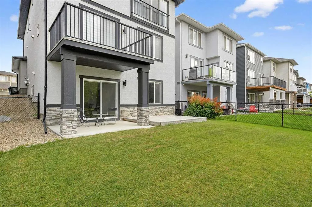 107 Legacy Landing SE