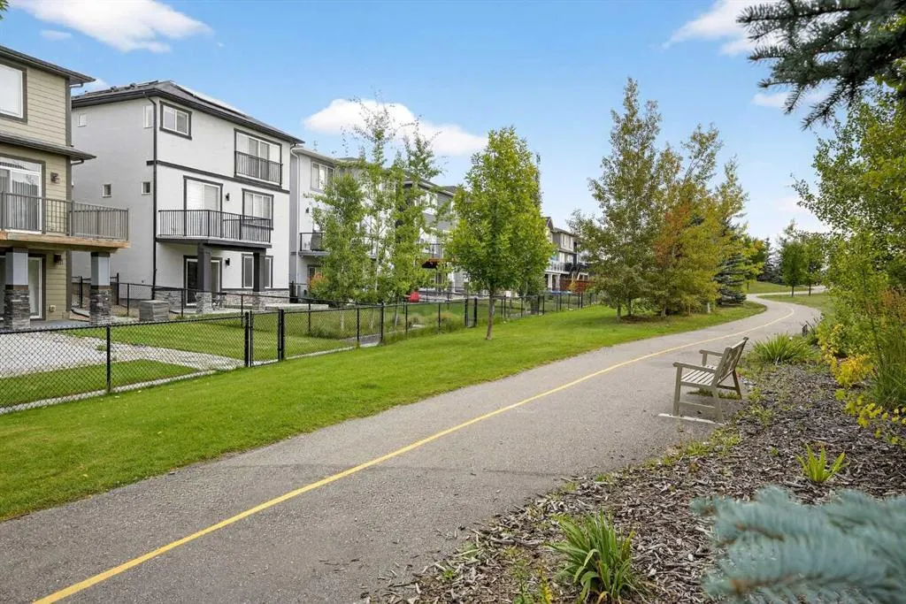 107 Legacy Landing SE