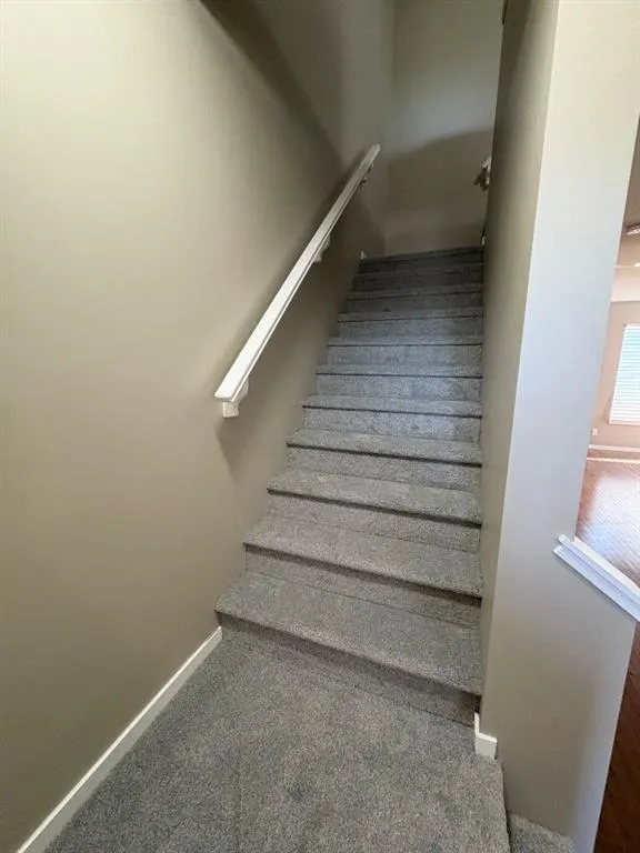 135 Chapalina Square SE