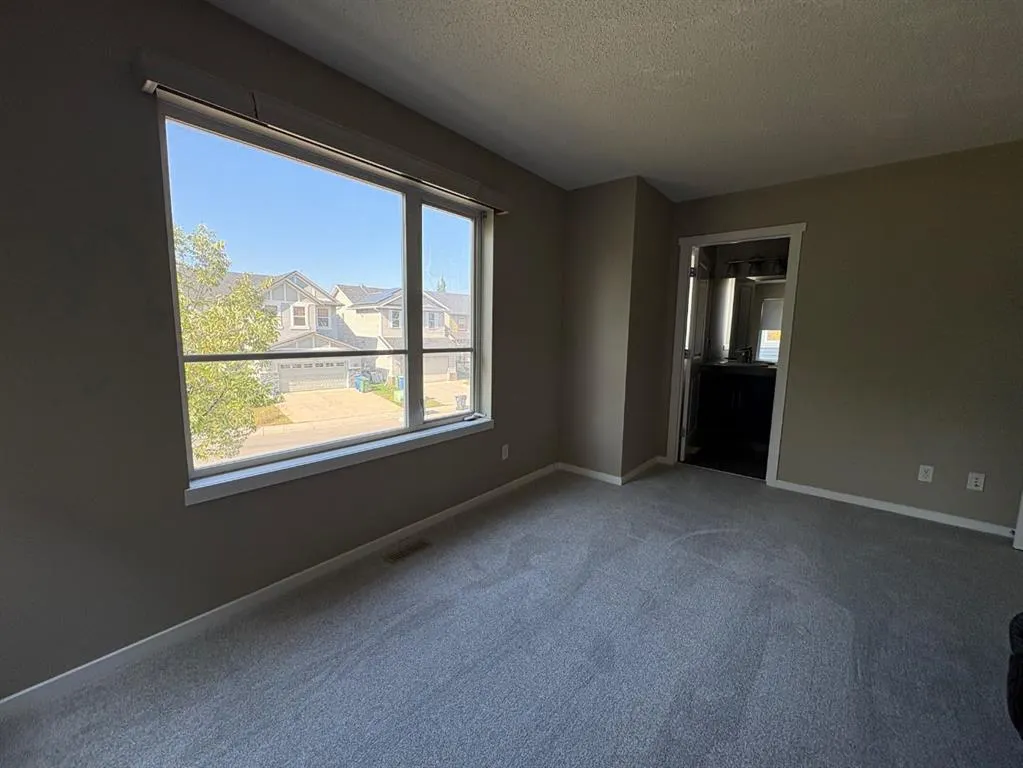 135 Chapalina Square SE