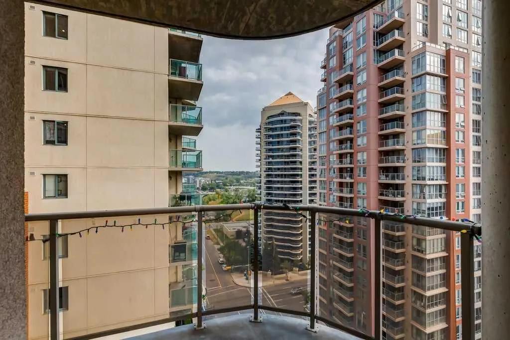 683 10 Street SW, #1301