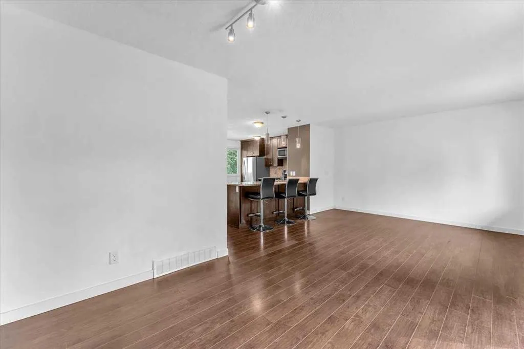 50 8 Avenue SE, #6