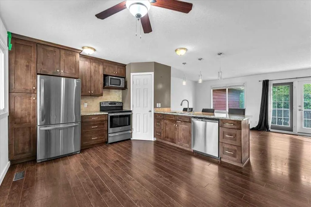 50 8 Avenue SE, #6