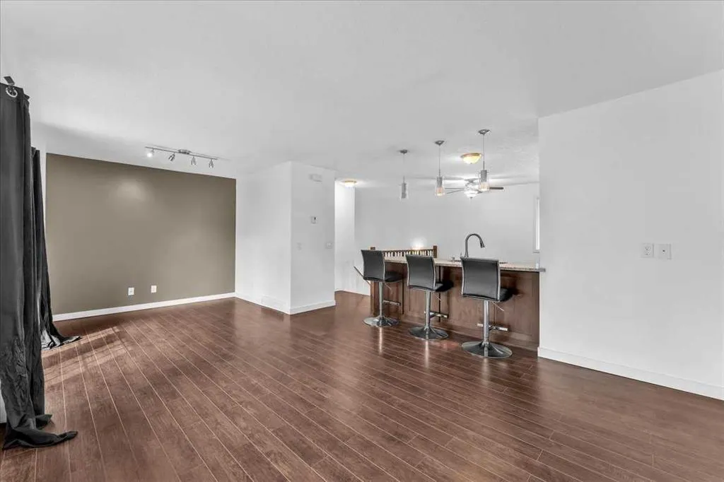 50 8 Avenue SE, #6