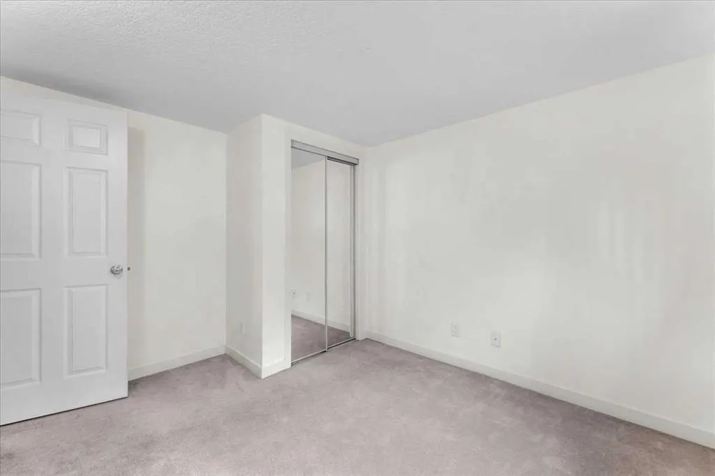 50 8 Avenue SE, #6
